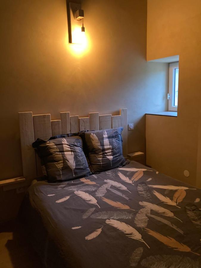 Gite L'Atelier De Tournerie Montigny-sur-l'Ain エクステリア 写真